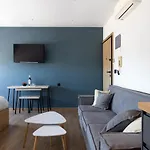 Nanas Luxury Studio With Balcony